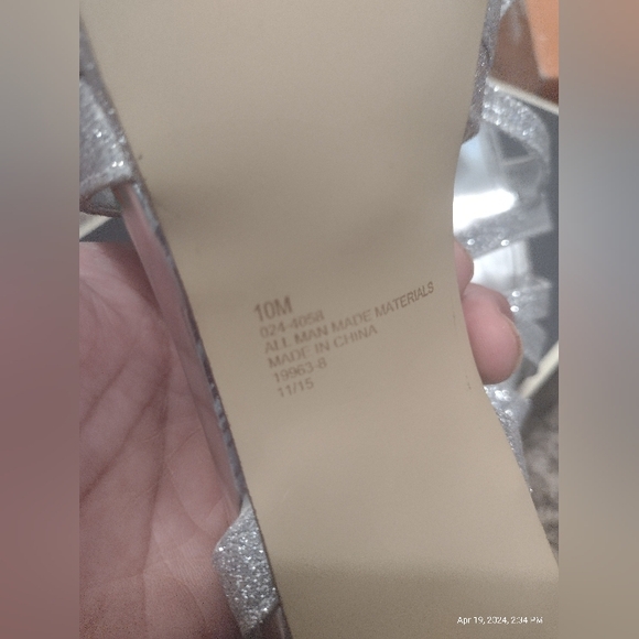 Size 10 I. Miller silver heels - Picture 2 of 3